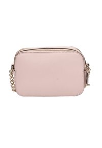 Borsa a tracolla sintetica rosa con finitura testurizzata, forma rettangolare, chiusura con zip e tracolla in catena color oro.