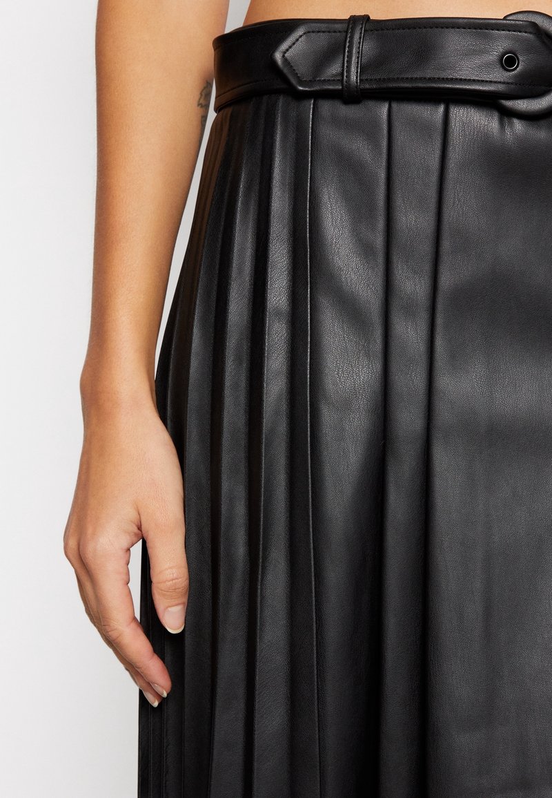 Minichamps 1:43 Mercedes-Benz 300 S Cabriolet A beige B66040131 model