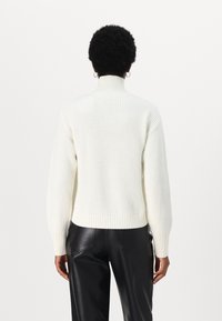 KARL LAGERFELD Pulóver - white/black