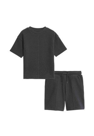 Donkergrijze korte broek en top met korte mouwen set, gemaakt van gestructureerde stof, met een ronde halslijn en een koordsluiting bij de korte broek.