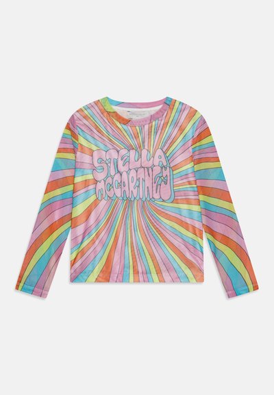 Camicia a maniche lunghe con un design psichedelico a swirl multicolore. Presenta il testo "STELLA McCARTNEY" in grassetto, con lettere bianche.