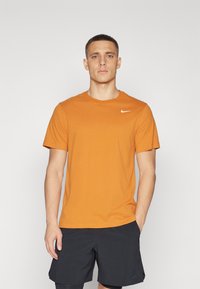 Nike Performance - TEE CREW SOLID - Sport T-shirt - monarch Miniatuurafbeelding 1