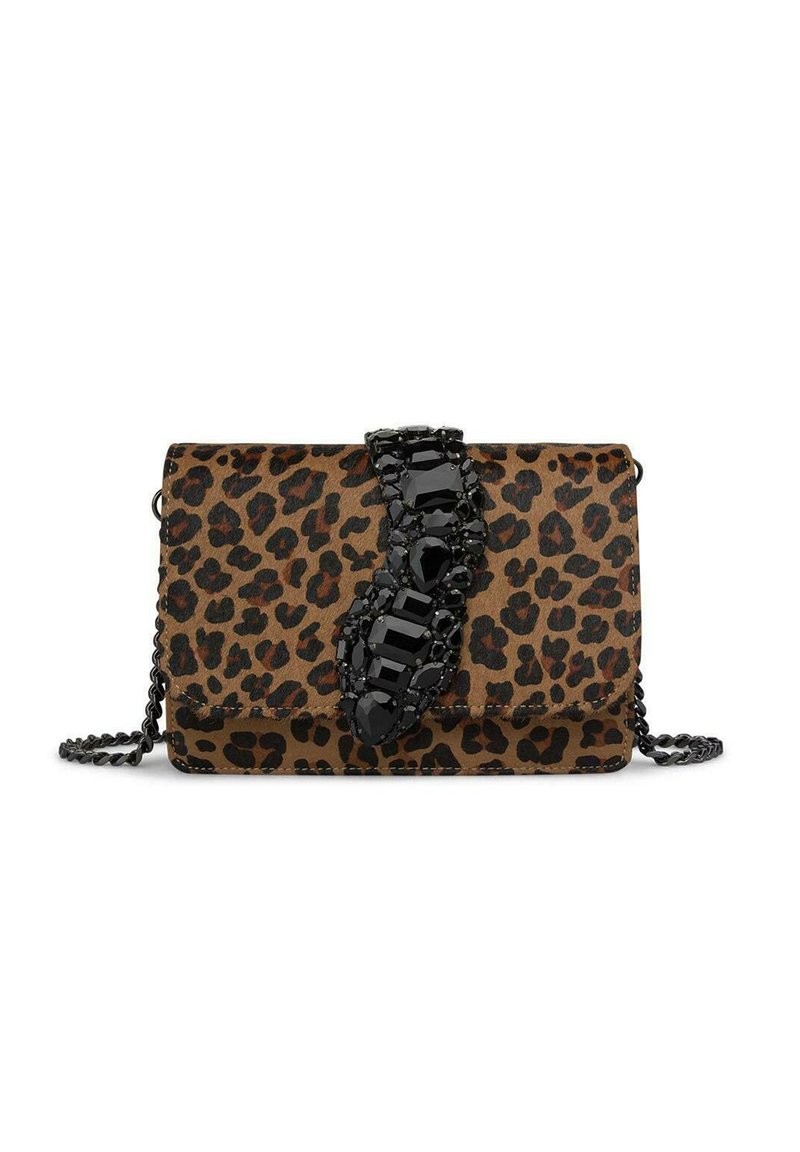 Torebka w panterkę z teksturowanym akcentem czarnej kamieni szlachetnych, o prostokątnym kształcie i łańcuszkowym pasku, który umożliwia noszenie na ramieniu lub na krzyż.
