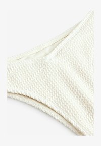 Vybráno, cream crinkle