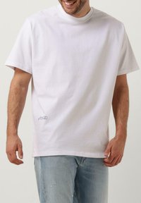 Woodbird BAINE VASE - T-shirt print - wit