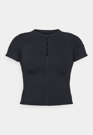 Svart t-skjorte med korte ermer og høy hals, knappedetaljer foran, laget av elastisk stoff, med raglanermer og flate sømmer.