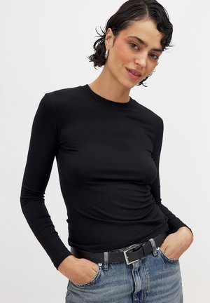 Tops ar garām piedurknēm - black