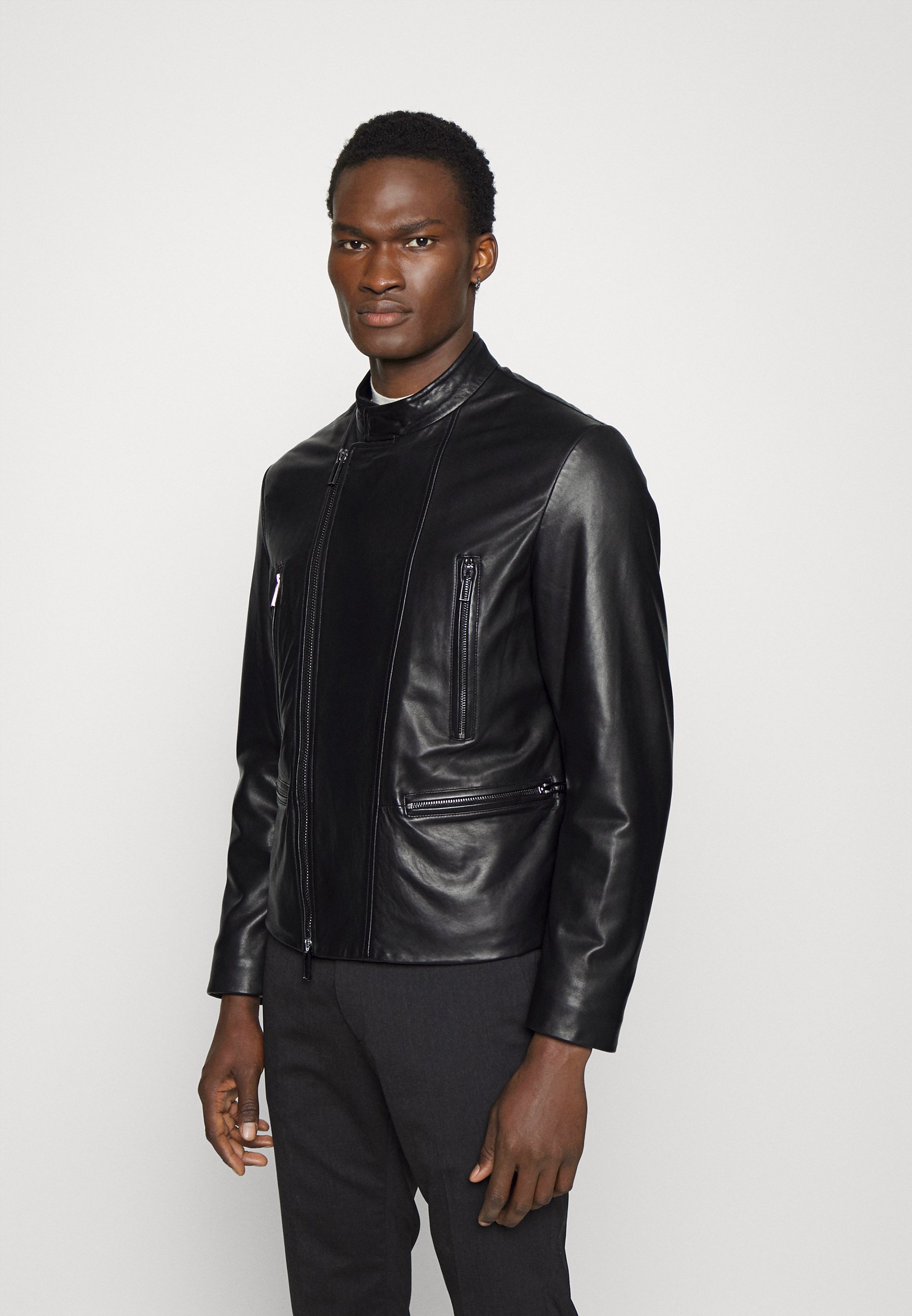 Giubbotti In Pelle Emporio Armani: I migliori prezzi e modelli 2022 su  Stylight