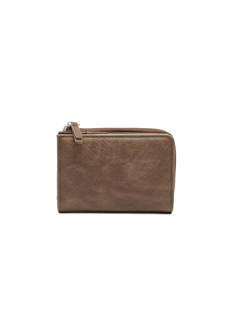 Portefeuille en cuir marron avec une texture lisse, fermeture zippée et une forme rectangulaire. Présente un design minimaliste sans motifs visibles.