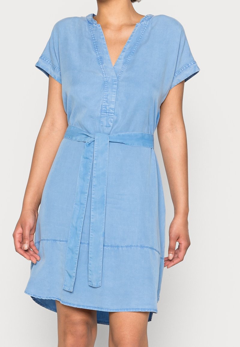 Esprit Vardagsklänning - light blue