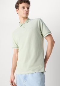 Barbour BARNARD  - Polo - vintage green