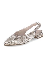 Slingbackschoen met een spits toelopende neus. Heeft een slangenprinttextuur in lichte zilver- en beige tinten, met een kleine blokhak.