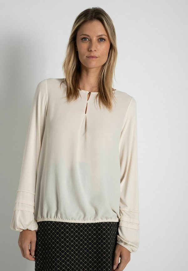 PATCH-WITH SLEEVE-DETAIL - Bluse