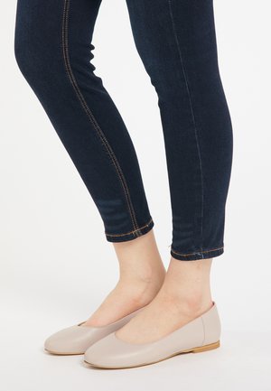 Klassischer Ballerina - light beige