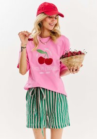 NAOKO PEPPERMINT - Šortky - green