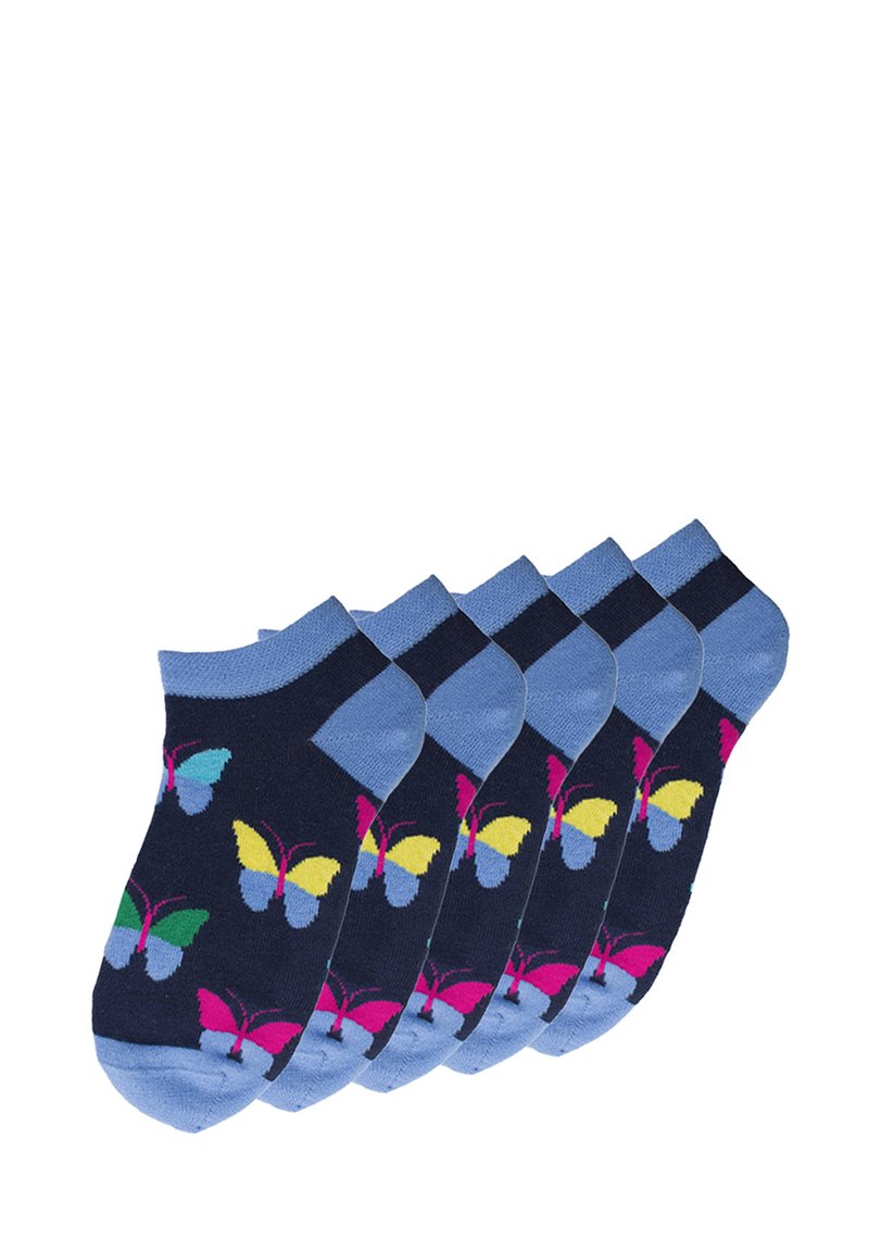 Cinque paia di calzini alla caviglia con uno sfondo blu navy e motivi di farfalle colorate in giallo, rosa e verde. Accenti blu chiaro.