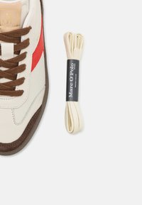 Marc O'Polo COURT  - Joggesko - white/poppy red