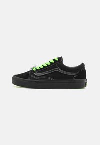 Unausgewählt, metal hyperpop black