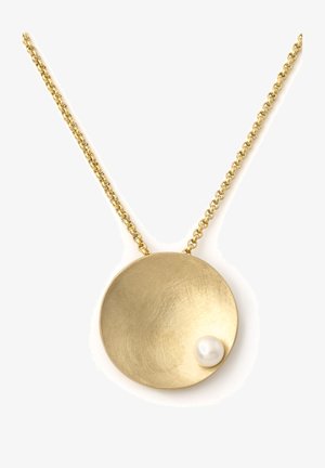 Guld rund pendantsmykke med mat finish, prydet med en enkelt rund hvid perle og fastgjort til en struktureret guld kæde.