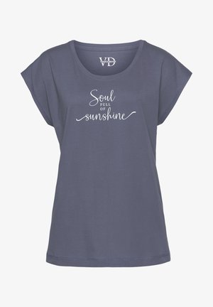 Krátký rukáv, volný tričko z námořnického modrého bavlny s kulatým výstřihem, na kterém je bílý nápis "Duše plná slunce."