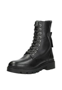 Zwarte leren veterschoen tot de enkel met een gestructureerde bovenkant, metalen oogjes, een gewatteerde kraag en een robuuste rubberen zool voor extra grip.