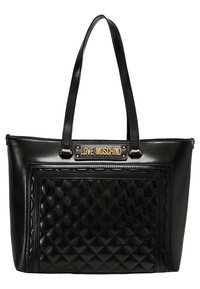 Sac fourre-tout en cuir noir avec poche avant matelassée et plaque logo dorée "LOVE MOSCHINO", doté de deux longues bandoulières.