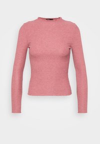 Top de malha canelada de mangas longas em rosa suave, com um colarinho alto e bordas desconstruídas, apresentando uma silhueta justa e uma textura suave.