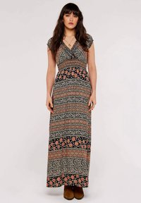 Maxikleid mit Kap sleeves, ausgestattet mit einem floralen und geometrischen Print in Schwarz, Orange und Creme. Luftiger Stoff mit tailliertem Schnitt.