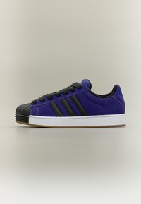 No seleccionado, collegiate purple/core black