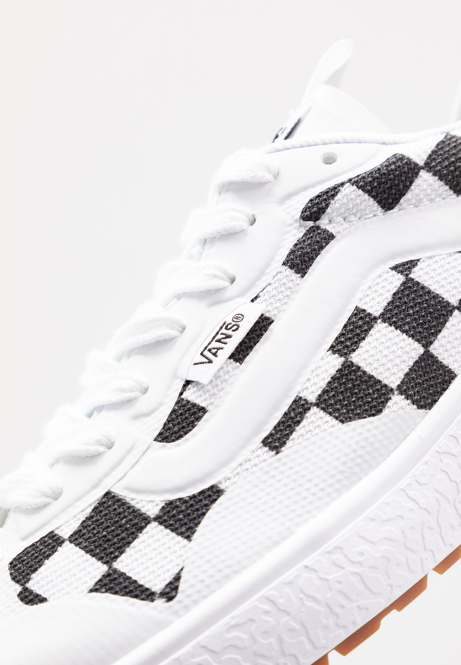 Vans ULTRARANGE EXO Joggesko true whiteblack Zalando.no Vans ULTRARANGE EXO Joggesko true whiteblack Zalando.no