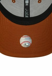 New Era Cap - brown