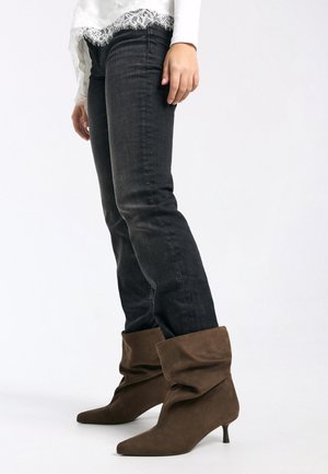 Klasični gležnjarji - brown