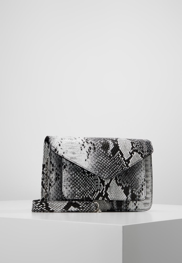 Pieces Axelremsväska - grey