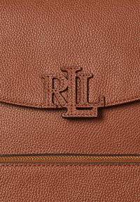 Lauren Ralph Lauren PEBBLED LEATHER MEDIUM CAMERYN BACKPACK - Rucsac - brown
