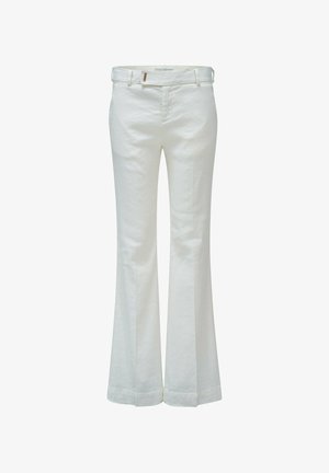 Pantalon blanc taille haute avec passants de ceinture, poches avant, braguette zippée et jambes légèrement évasées.
