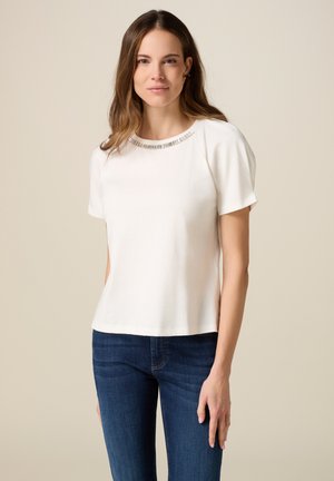 CON CASTONI - T-shirt med print - bianco