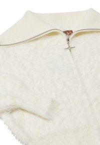 Witte nepbont zip-up jas met een geribbelde kraag en een zilveren rits. Zachte textuur met een gladde afwerking en subtiele glans.