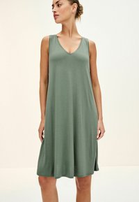 Next SLOUCH MIDI AND SLEEVELESS V-NECK REGULAR FIT - Rochie din jerseu - green