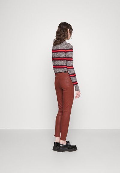 Paige HOXTON ANKLE - Jeans Skinny Fit - burgun dust luxe coa