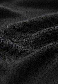 Thumbnail Image 6
