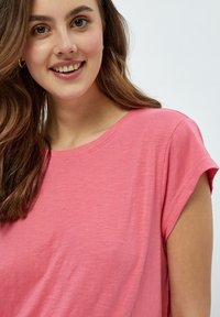 Minus MILETI TEE - Jednoduché tričko - pink flamingo