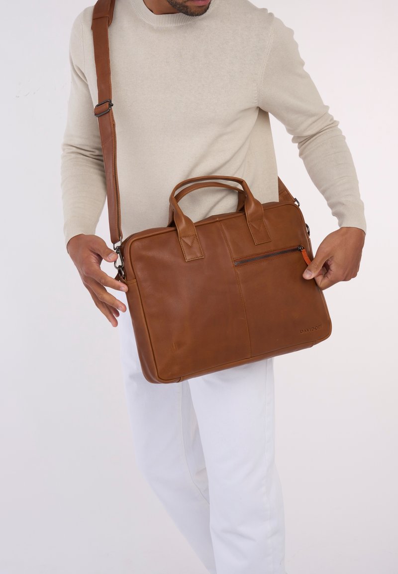 DAVIDOFF ESSENTIALS - Laptop bag - cognac
