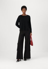 Repeat - Sweter