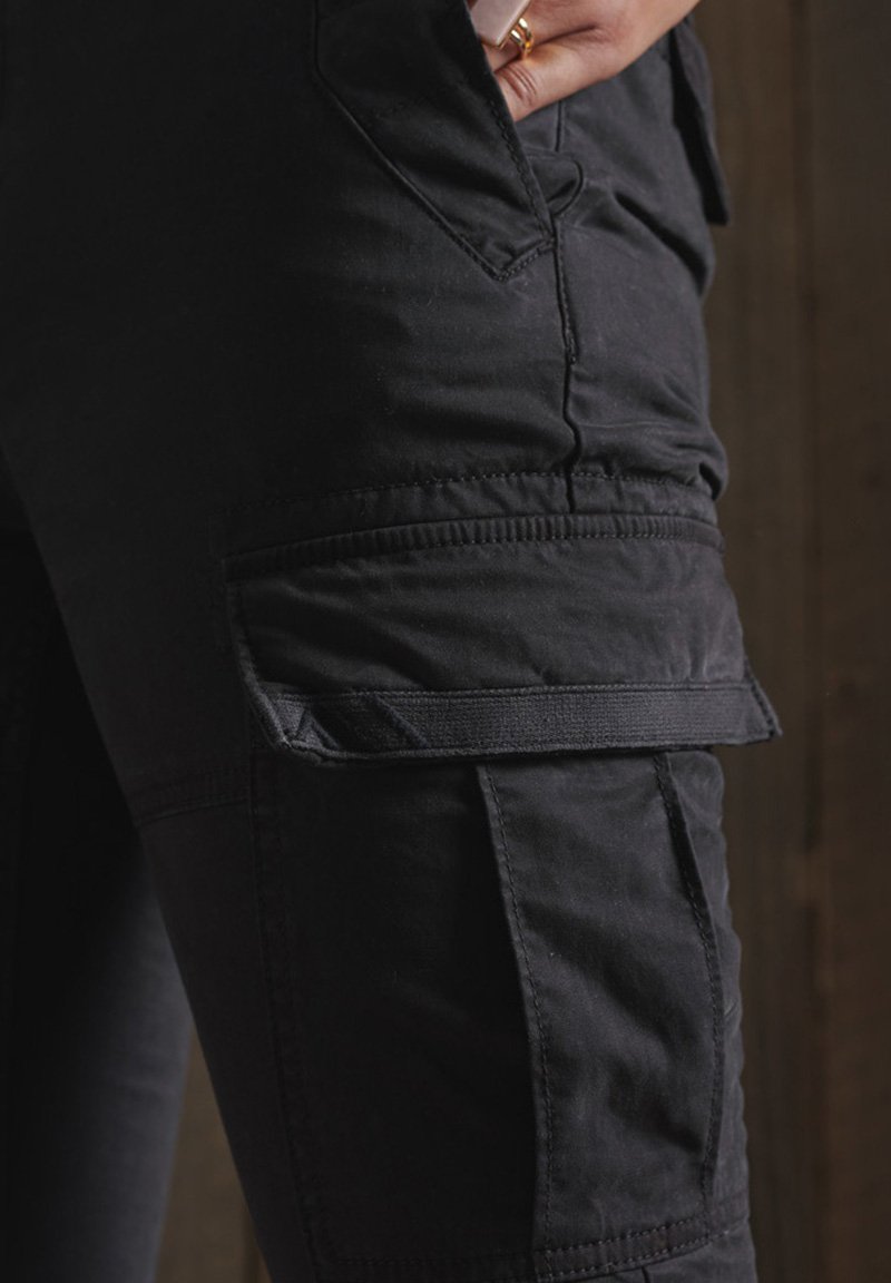 Superdry SLIM CARGO - Cargo trousers 