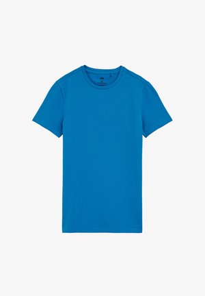 Modrá tričko s krátkym rukávom vyrobené z hladkej tkaniny. Obsahuje klasický kruhový výstrih a čisté, jednoduché línie bez ďalších ozdôb.