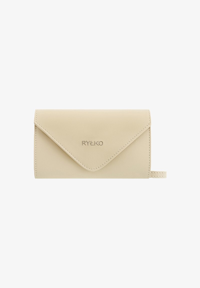 Portefeuille en cuir beige avec un design en forme d'enveloppe, comportant une bordure cousue et une boucle pour une sangle. Logo "RYŁKO" en relief sur le devant.