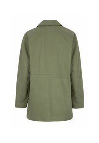 Chaqueta verde oliva con cuello, mangas largas y una sola costura trasera. Fabricada con un material duradero, presenta un corte relajado y un diseño minimalista.