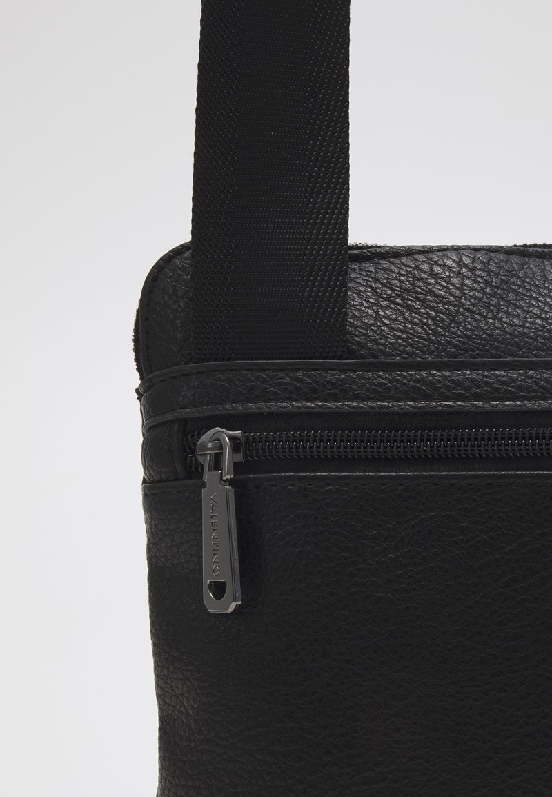 Damen Handtaschen | Valentino Bags SPECIAL IAN UNISEX Umhängetasche nero/schwarz - LJ54077 Damen Handtaschen | Valentino Bags SPECIAL IAN UNISEX Umhängetasche nero/schwarz - LJ54077