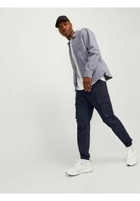 Jack & Jones JPSTKANE JJNOAH CUFFED - Reisitaskuhousut - dark navy