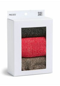 Tres pares de calcetines brillantes en una caja blanca: tonos rojo, negro y marrón. Cada par presenta un diseño de tejido texturizado. Ventana de visualización transparente.